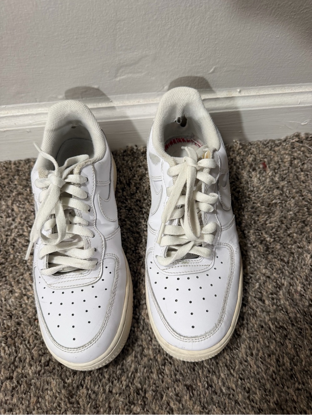 Nike Kids White Low-Top Sneakers with Perforated Toe